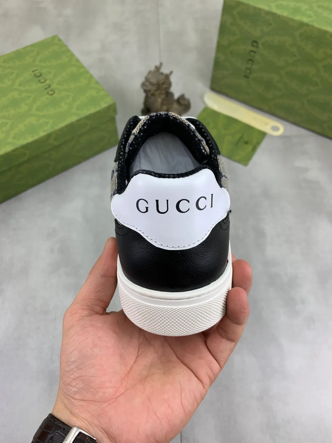Men's men's shoes 💰P420💰【New style】(GUCCI) official website's latest 🎁🎁casual and fashionable men's shoes👟, hot style 💥 style is simple and elegant, exclusive for trendy men. Unique official website's latest brand double G element Elements 👑 Original Gucci decoration, fashionable and generous, original calfskin fabric ✅ Fully imported first-layer pigskin lining, official website designated wear-resistant, lightweight original rubber casual outsole, classic model taken in real life 🎬39-44 5️⃣ colors available